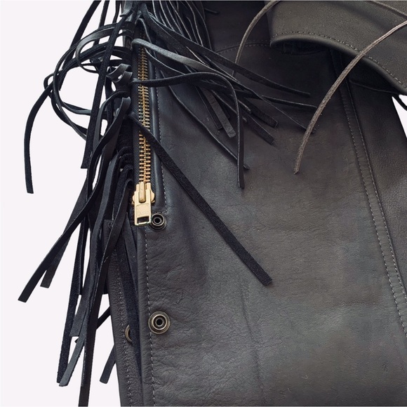 BLACK LEATHER SHAPS WITH SIDE FRINGE - Picture 10 of 16